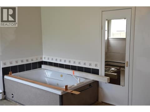 Primary at 147 Oak Road, North Kamloops