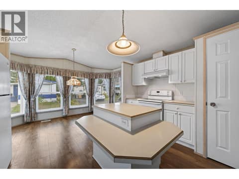 Photo 6 of 2400 Oakdale Way Unit# 71, Westsyde, Kamloops