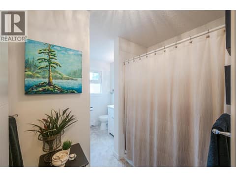 Upstairs 4 pce common bathroom. at 127 Elm Avenue, Main South, Penticton