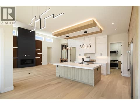 Photo 6 of 979 Loseth Drive, Black Mountain, Kelowna