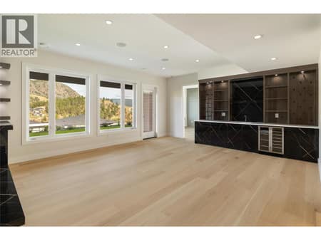 Access to back yard at 979 Loseth Drive, Black Mountain, Kelowna