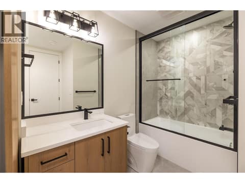 Ensuite and at 979 Loseth Drive, Black Mountain, Kelowna