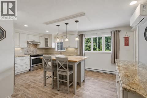 Photo 11 of 125 Corry Place, Wiltse/Valleyview, Penticton