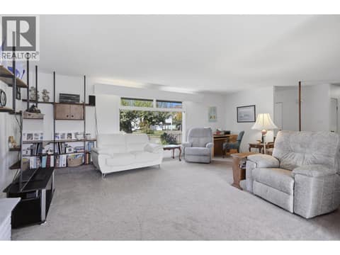 Photo 10 of 1090 Calmar Place, Brocklehurst, Kamloops