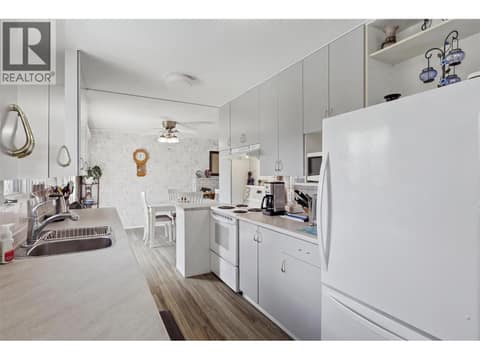 Photo 14 of 1090 Calmar Place, Brocklehurst, Kamloops