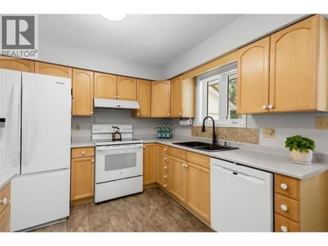 Photo 8 of 9181 Alder Street, Main Town, Summerland