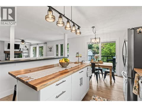 Photo 15 of 3925 Highland Park Crescent, Armstrong/ Spall.