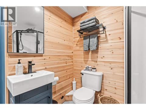 Photo 36 of 3925 Highland Park Crescent, Armstrong/ Spall.