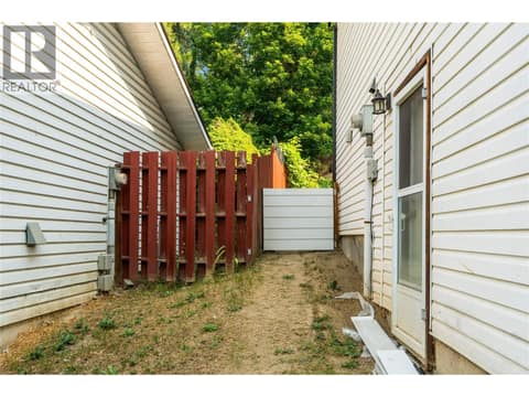 Photo 37 of 3925 Highland Park Crescent, Armstrong/ Spall.