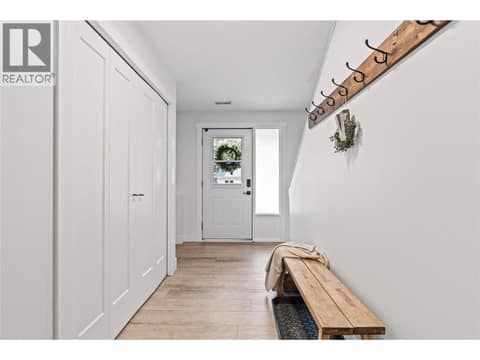 Photo 7 of 3925 Highland Park Crescent, Armstrong/ Spall.