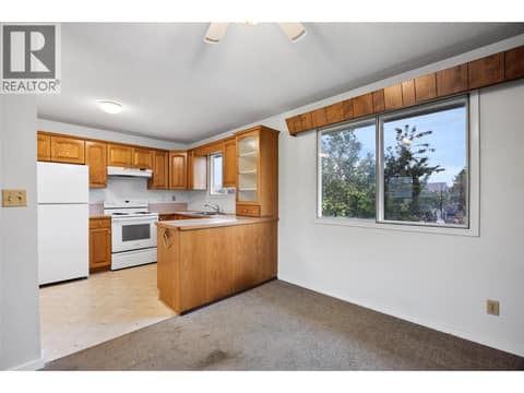 Photo 7 of 650 Richmond Avenue, North Kamloops
