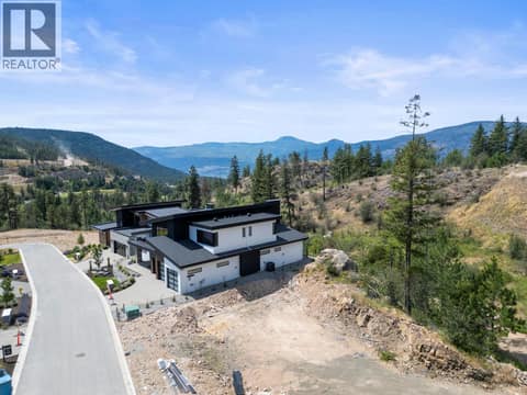 Photo 12 of 192 Wildsong Crescent, Predator Ridge, Vernon