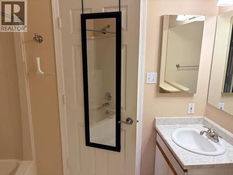 Ensuite at 3930 20 Street Unit# 12, Harwood, Vernon