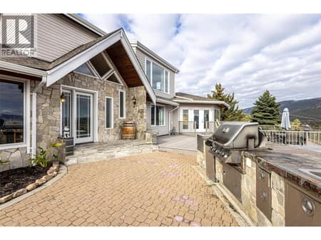Photo 2 of 3510 Gates Road, Glenrosa, West Kelowna