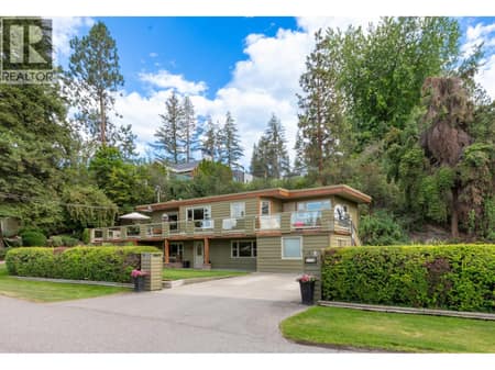 Cul De Sac location across from Braeloch Beach at 391 Braeloch Road, Upper Mission, Kelowna