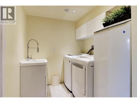 Laundry room with LG Washer and Dryer at 391 Braeloch Road, Upper Mission, Kelowna