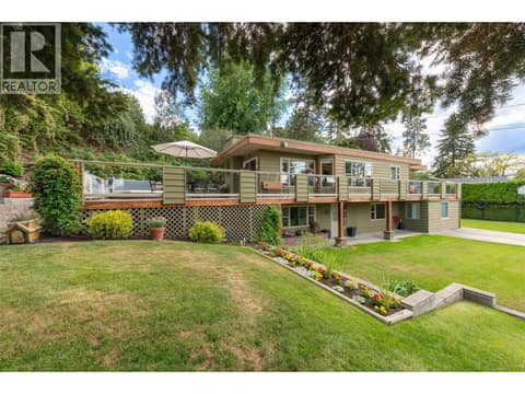 Lots of yard space for outdoor entertaining and short stroll to the beach! at 391 Braeloch Road, Upper Mission, Kelowna