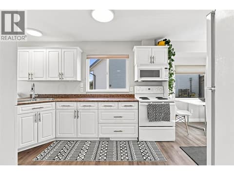 Photo 11 of 913 GREYSTONE Crescent, Aberdeen, Kamloops