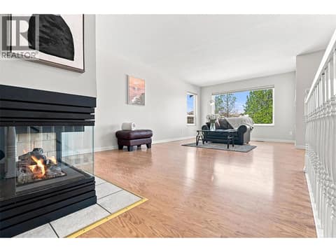 Photo 2 of 913 GREYSTONE Crescent, Aberdeen, Kamloops