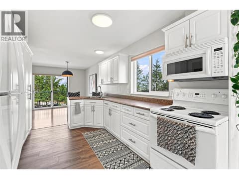Photo 21 of 913 GREYSTONE Crescent, Aberdeen, Kamloops
