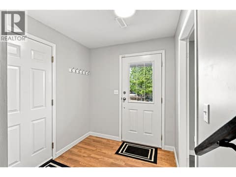 Photo 7 of 913 GREYSTONE Crescent, Aberdeen, Kamloops