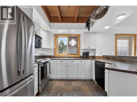 Kitchen at 10375 Westshore Road, Okanagan North, Vernon