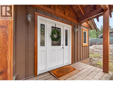 Main level entry at 10375 Westshore Road, Okanagan North, Vernon