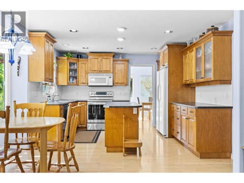 Photo 10 of 4015 Mahonia Drive, South East Kelowna