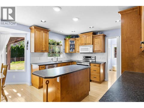 Photo 3 of 4015 Mahonia Drive, South East Kelowna