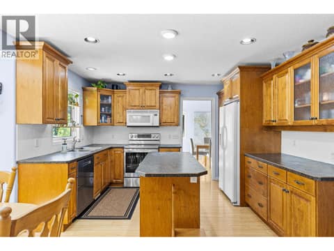 Photo 4 of 4015 Mahonia Drive, South East Kelowna
