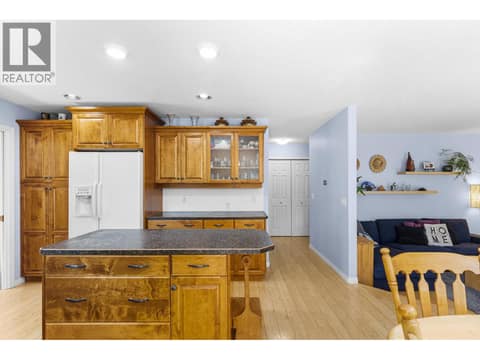 Photo 8 of 4015 Mahonia Drive, South East Kelowna