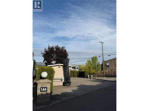 Front view, easy access lot for large rigs at 8000 Highland Road Lot# 146, North BX, Vernon