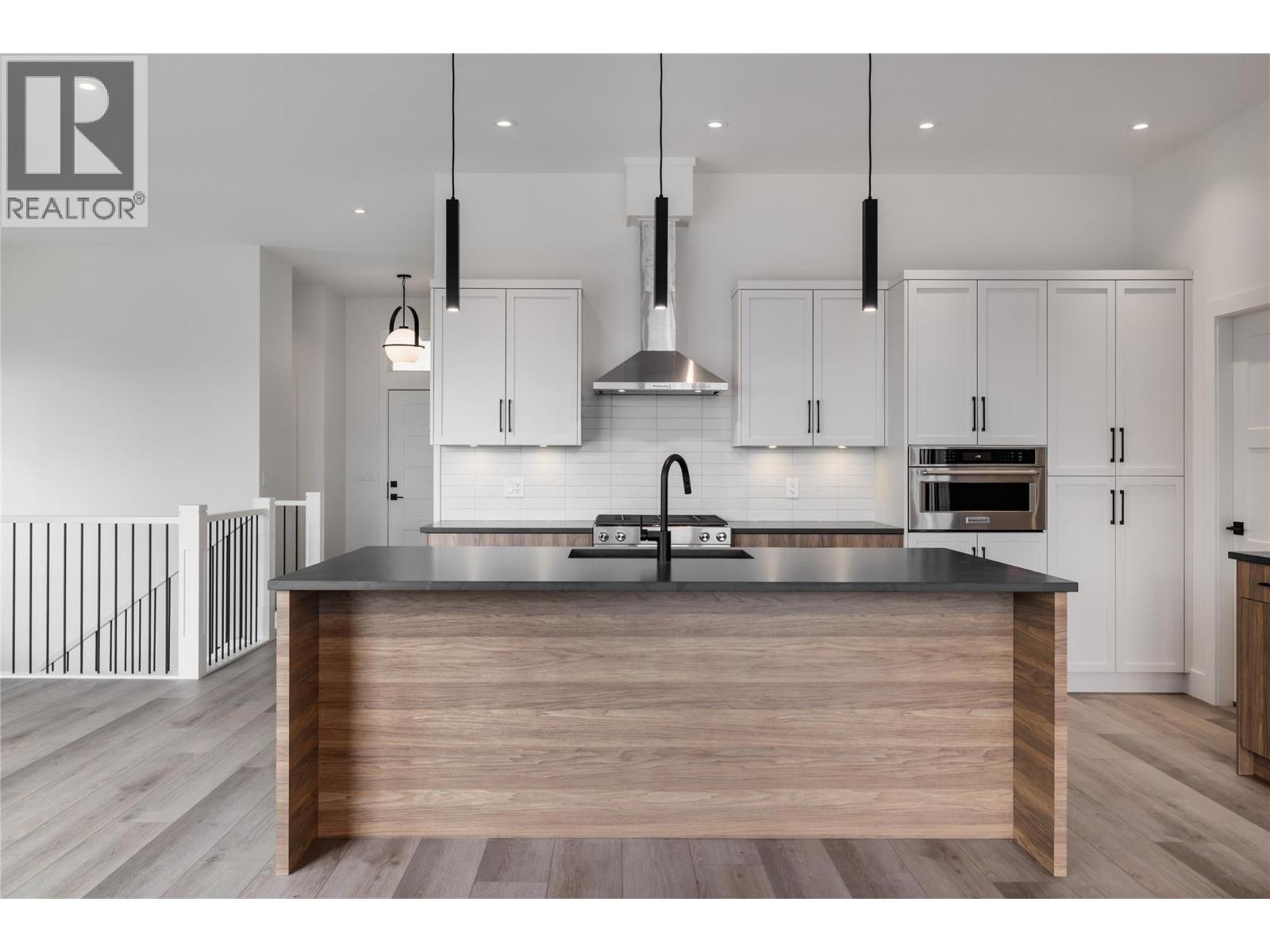 Photo 11 of 17567 Dickinson Place, Summerland Rural