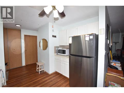 Photo 11 of 3608 27 Avenue Unit# 301, City of Vernon