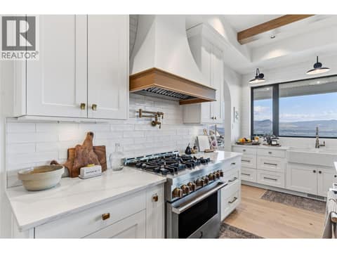 Photo 14 of 902 Lloyd Jones Drive, West Kelowna Estates