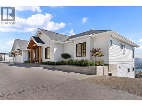 Photo 3 of 902 Lloyd Jones Drive, West Kelowna Estates
