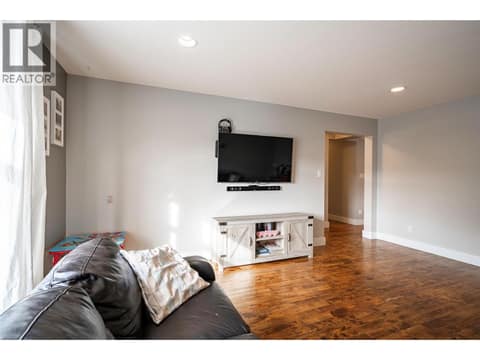 Photo 10 of 4909 27 Avenue Unit# 7, Westmount, Vernon