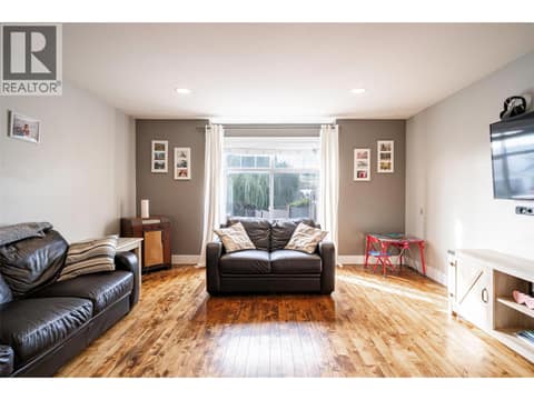 Photo 8 of 4909 27 Avenue Unit# 7, Westmount, Vernon