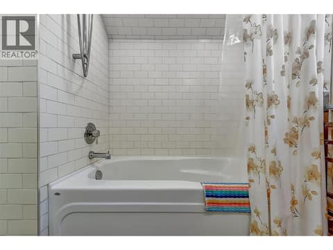 CARRIAGE HOUSE at 2202 Aberdeen Street, Kelowna South