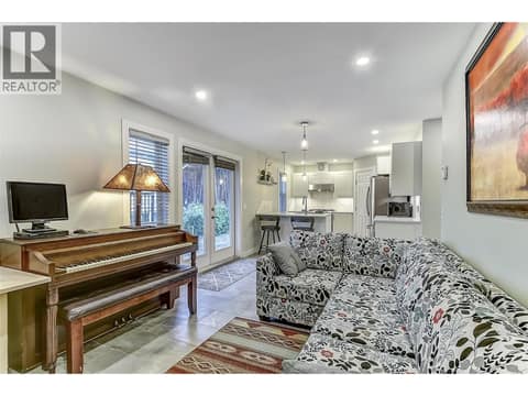CARRIAGE HOUSE at 2202 Aberdeen Street, Kelowna South