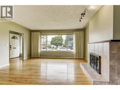 MAIN HOUSE at 2202 Aberdeen Street, Kelowna South