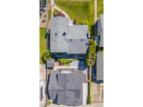 MAIN HOUSE AND CARRIAGE HOUSE at 2202 Aberdeen Street, Kelowna South