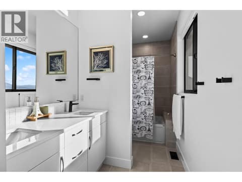 Main bathroom on upper floor at 1539 Rocky Point Drive, Wilden, Kelowna
