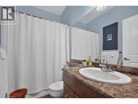 Secondary bathroom at 3359 Cougar Road Unit# 9, Westbank Centre, West Kelowna