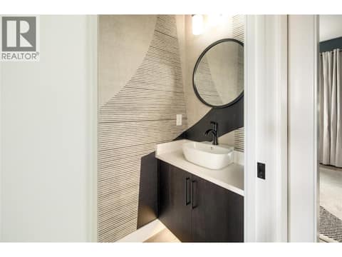 Photo 13 of 798 WARDLAW Avenue, Kelowna South