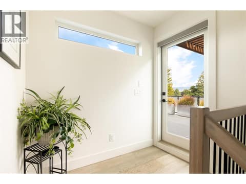 Photo 20 of 798 WARDLAW Avenue, Kelowna South