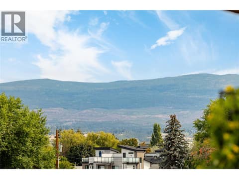 Photo 32 of 798 WARDLAW Avenue, Kelowna South