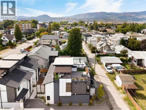Photo 35 of 798 WARDLAW Avenue, Kelowna South