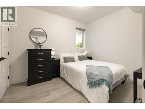 Photo 37 of 798 WARDLAW Avenue, Kelowna South