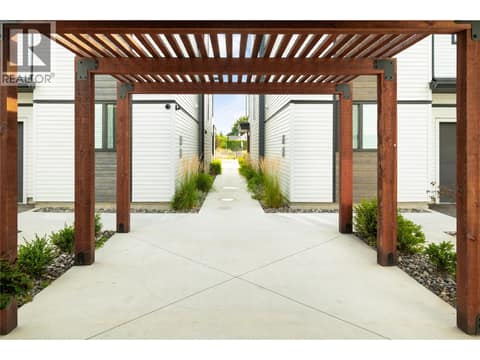 Photo 45 of 798 WARDLAW Avenue, Kelowna South
